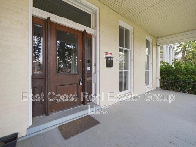 Foto del edificio - 323 N Potomac St