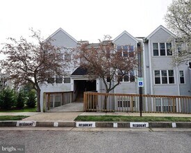 Building Photo - 4 Deer Run Ct