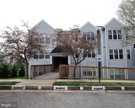 Building Photo - 4 Deer Run Ct