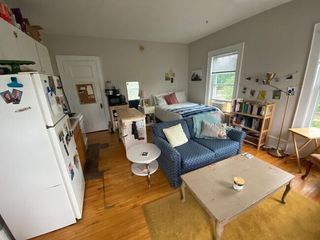 Foto del edificio - Second floor original guestroom of 1902 Ma...