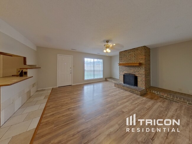 Foto del edificio - 5720 Twin Oaks Dr