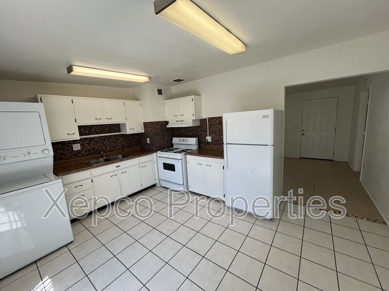 Primary Photo - 66300 Hacienda Ave