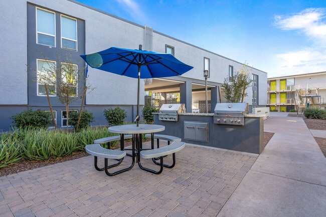 Seventh Apartments Grilling Area - Seventh Apartments