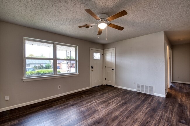 Building Photo - 2828 SW 83rd St