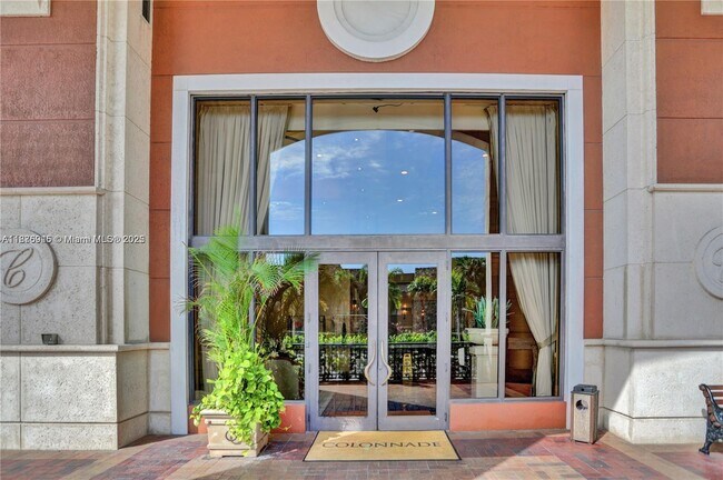 Foto del edificio - 8390 SW 72nd Ave