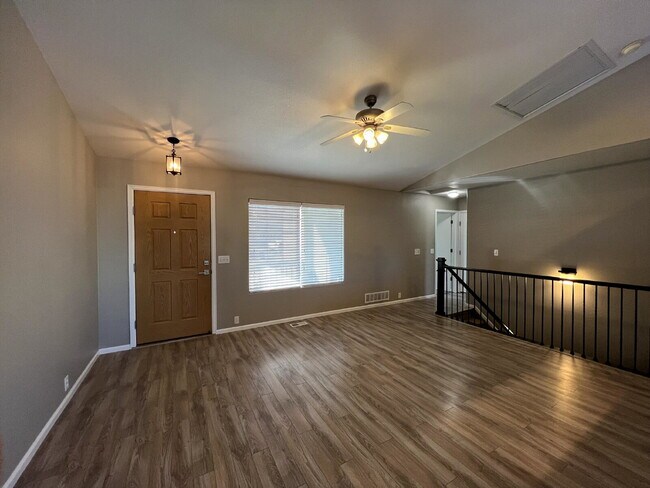 Building Photo - Updated, Spacious Ranch-Style Home