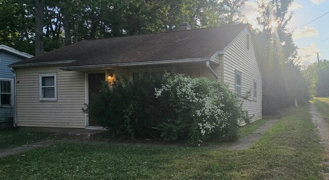 Building Photo - 2 Bedroom, 1 bath near Mueller Park