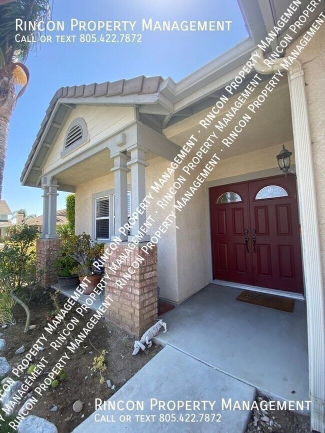 Building Photo - Solar Spacious 3 bedroom home in East End ...