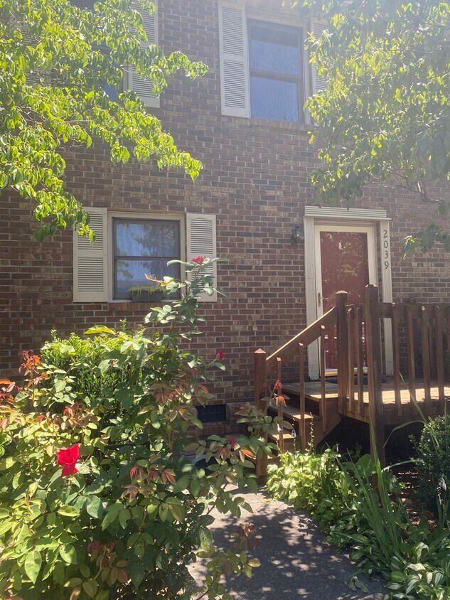 Foto principal - 2039 Heritage Pl