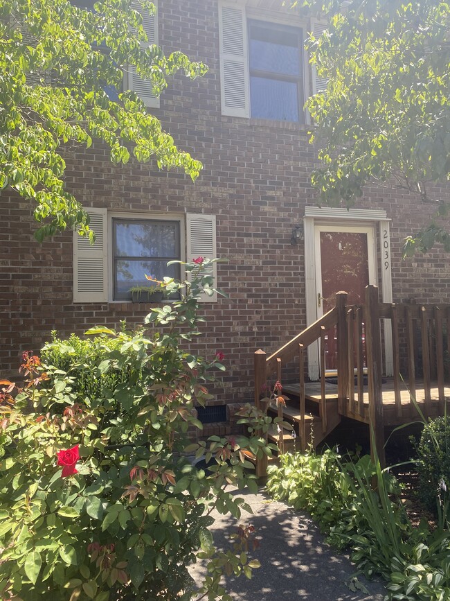Building Photo - 2039 Heritage Pl