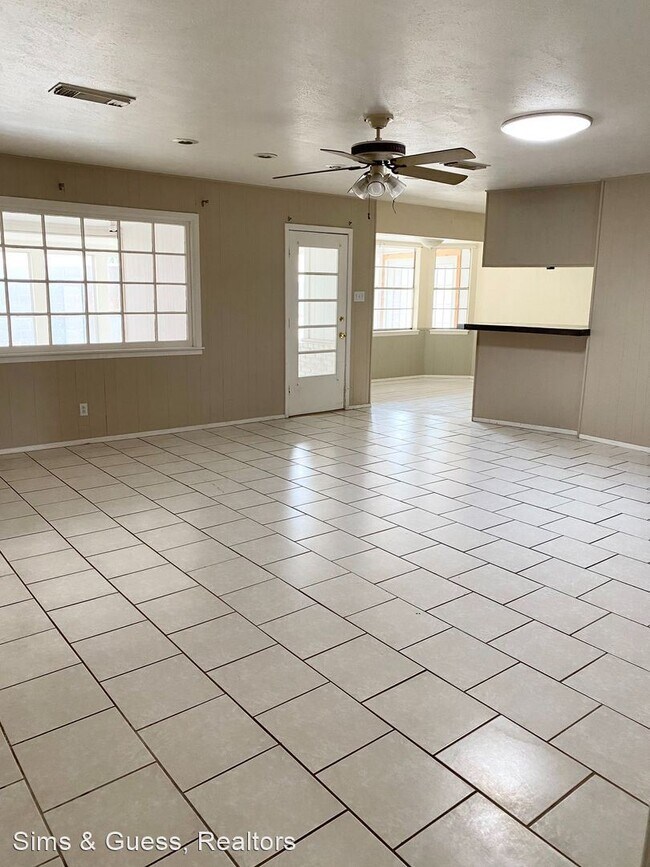 Building Photo - 4 br, 2 bath House - 2819 Maxwell
