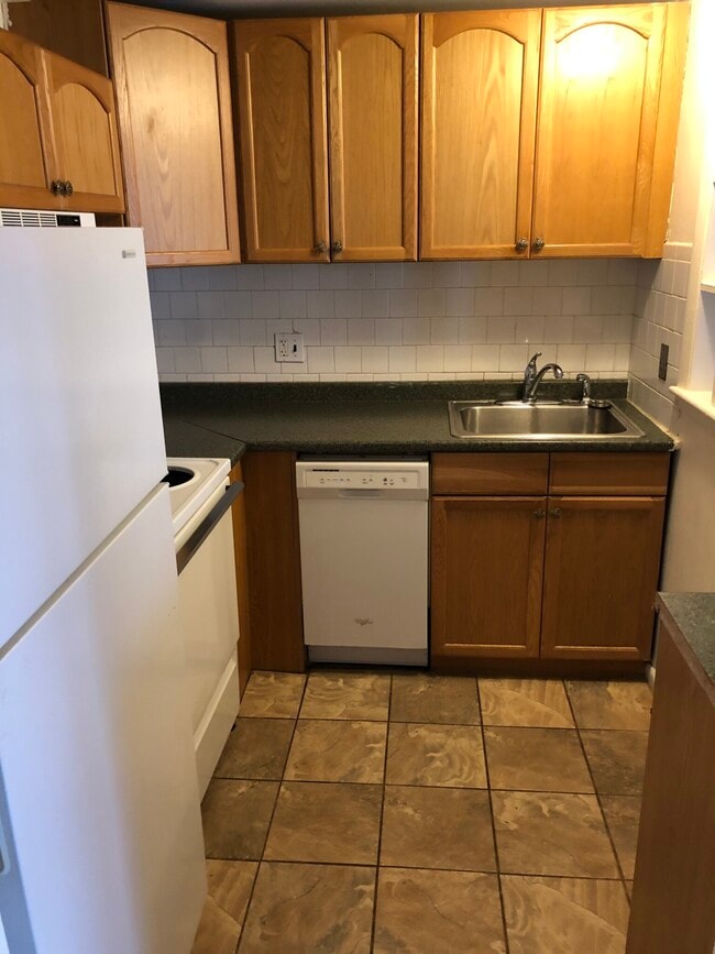 Building Photo - 223 Central St