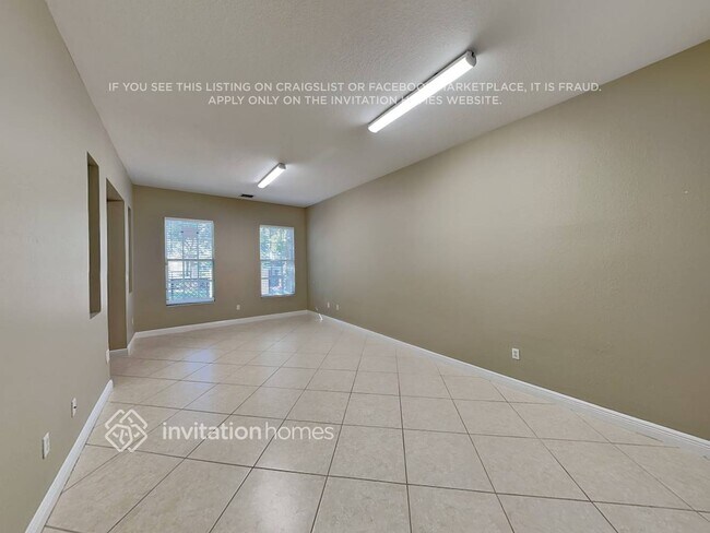 Foto del edificio - 716 NW 83rd Pl