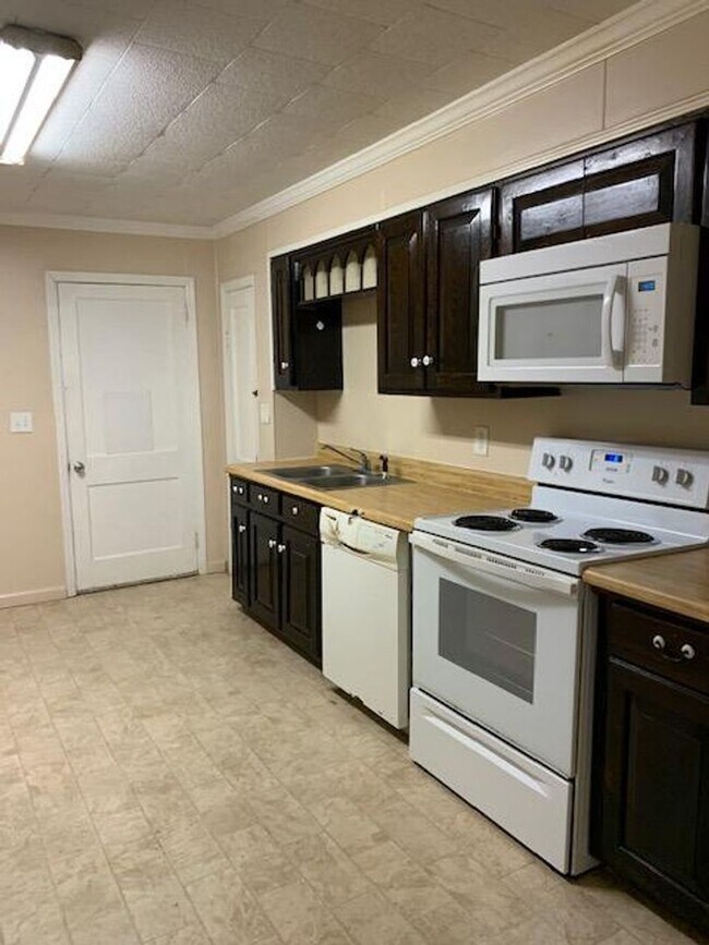 Foto del edificio - 3BD/1B Duplex in S. Lowndes County