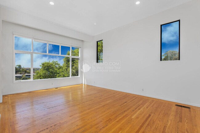 Building Photo - 6150 Harbord Dr