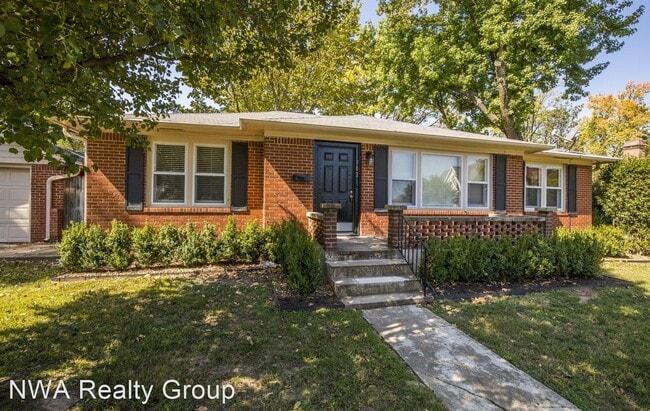 Building Photo - 3 br, 2 bath House - 302 SW "C" Street