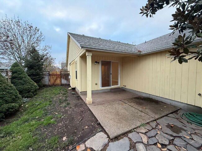 Foto del edificio - 3409 Korbel St