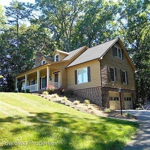 Primary Photo - 633 Forest Dr