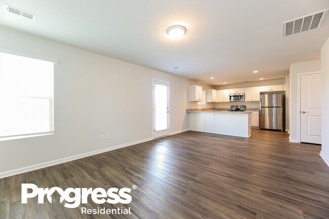 Building Photo - 425 Pollyanna Dr