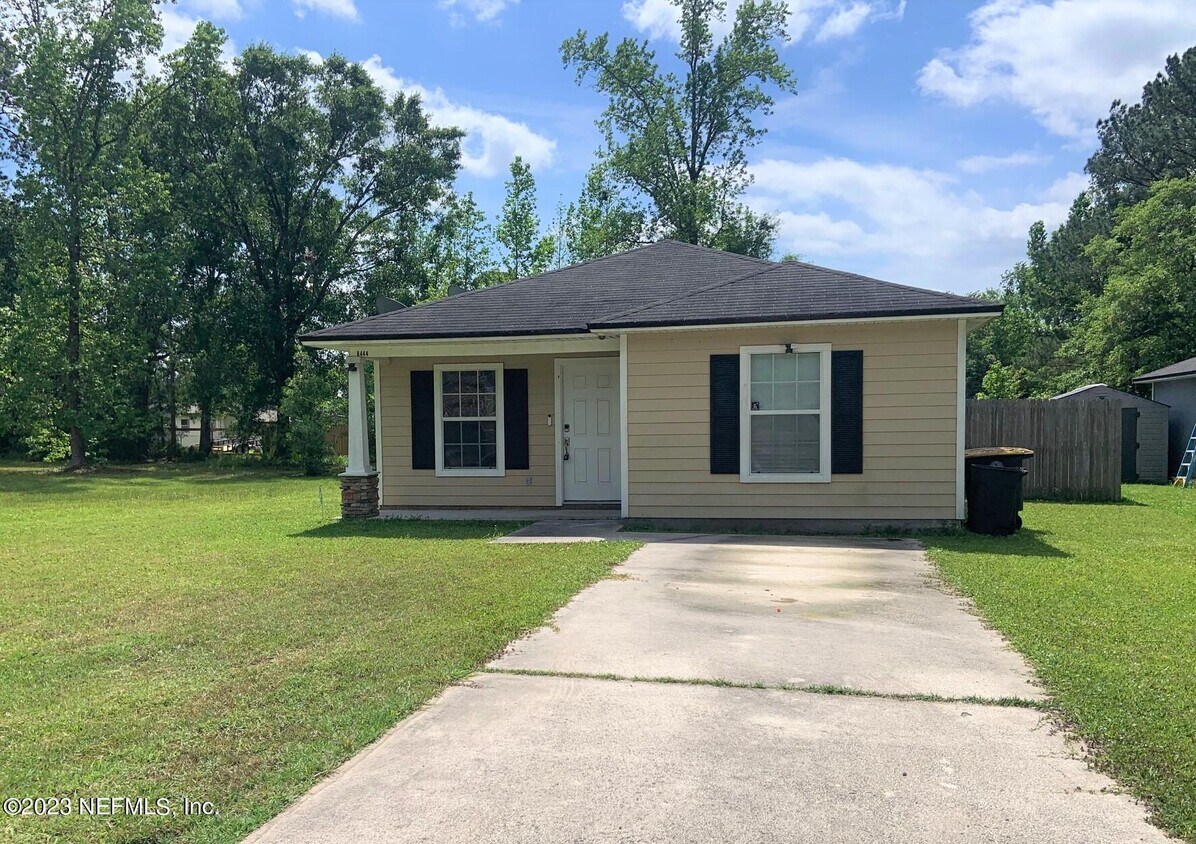 Foto principal - 8444 Hewitt St