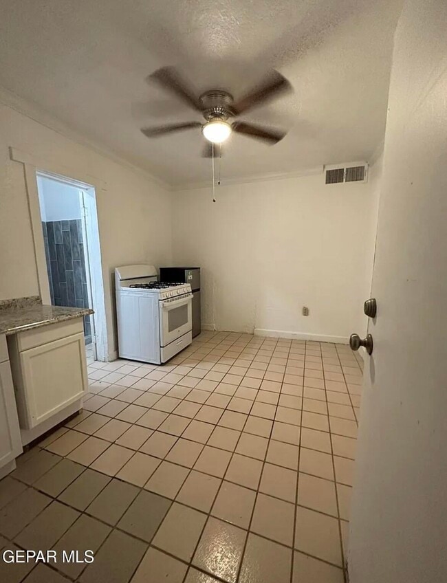 Building Photo - 160 Arnold Pl