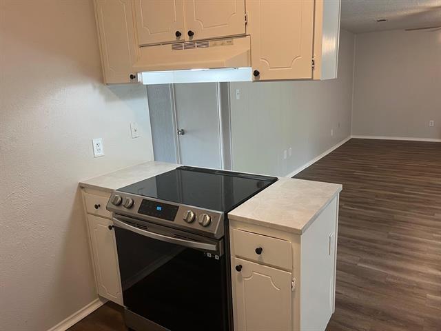 Building Photo - 6601 Charmaine Dr