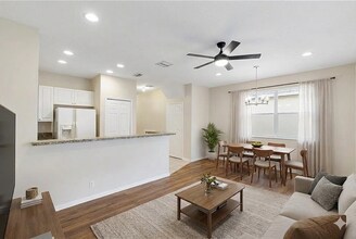 Building Photo - 3102 Coral Ridge Dr