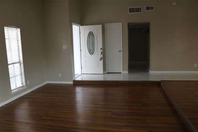 Building Photo - 1805 Post Oak Ln