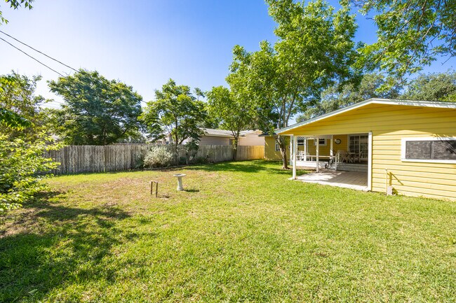 Building Photo - 3930 Pyle Dr