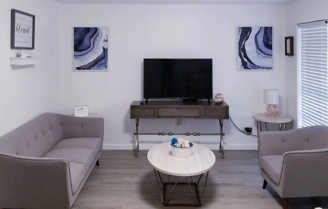 Foto del edificio - 12888 Montfort Dr