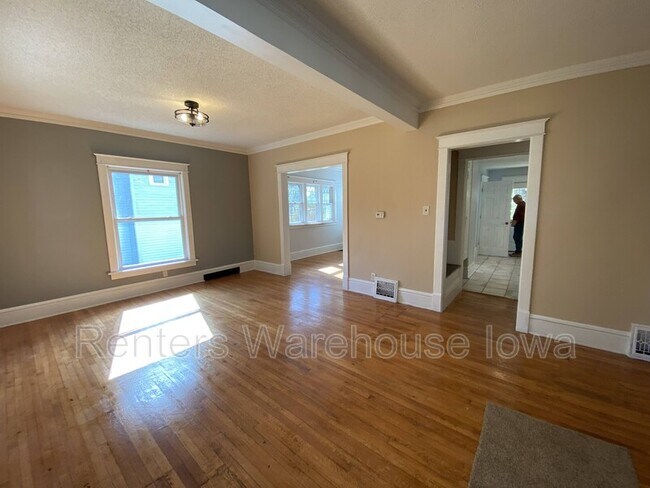 Foto del edificio - 1622 E 8th St