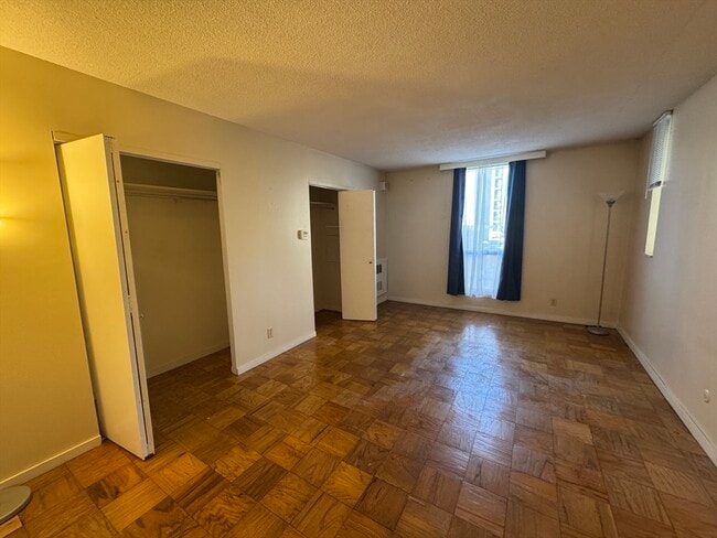 Foto del edificio - 77 Pond Ave