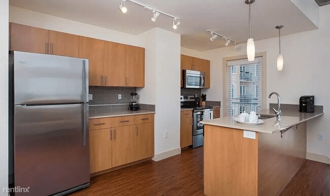 Foto del edificio - 3550 E Brighton Blvd