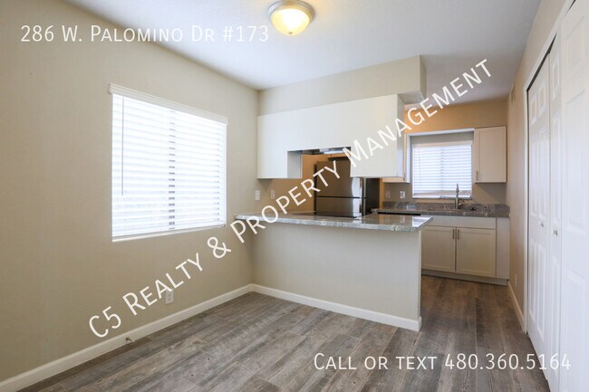 Building Photo - 2 Bedroom Chandler Condo!