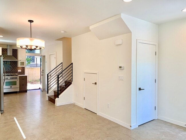 Building Photo - Modern 3 Bedroom In Capital Hill Available...