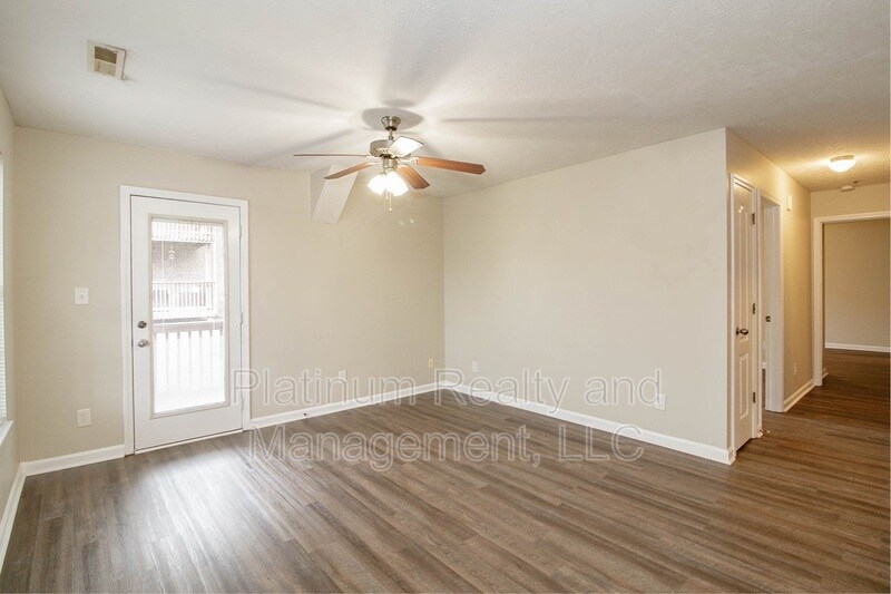 1640 Golf Club Ln Unit B, Clarksville, TN 37043 Condo for Rent in Clarksville, TN