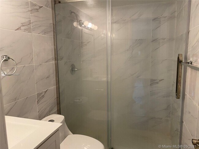 Foto del edificio - 3755 NE 167th St