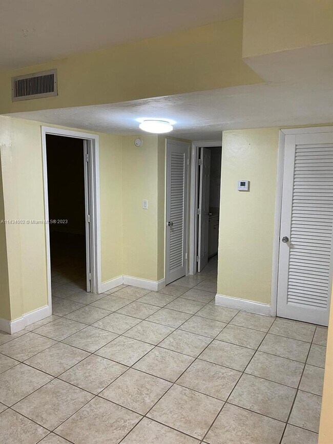 Foto del edificio - 7550 SW 82nd St