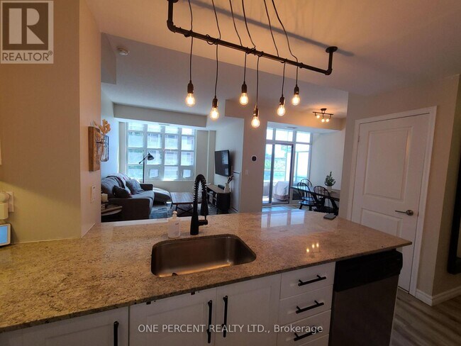 Building Photo - 65 E Liberty St