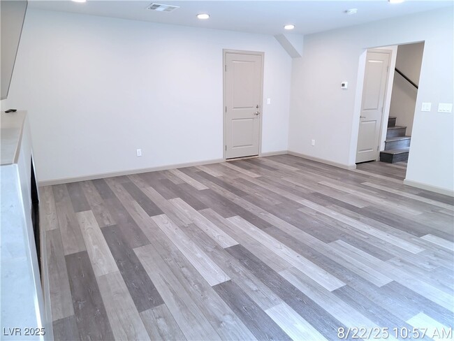 Foto del edificio - 8037 Misty Canyon Ave