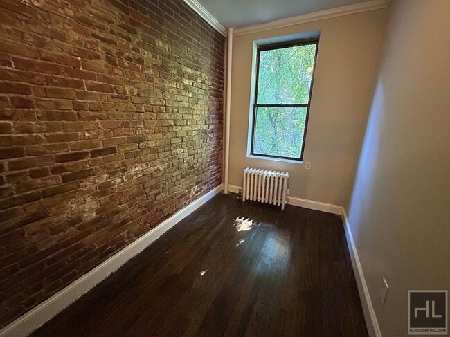 Building Photo - Tenth Avenue