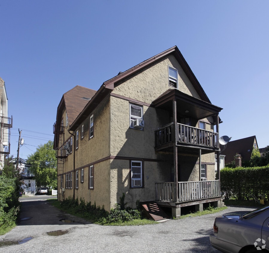 844 Seaman Ave E, North Baldwin, NY 11510 Apartments in North Baldwin