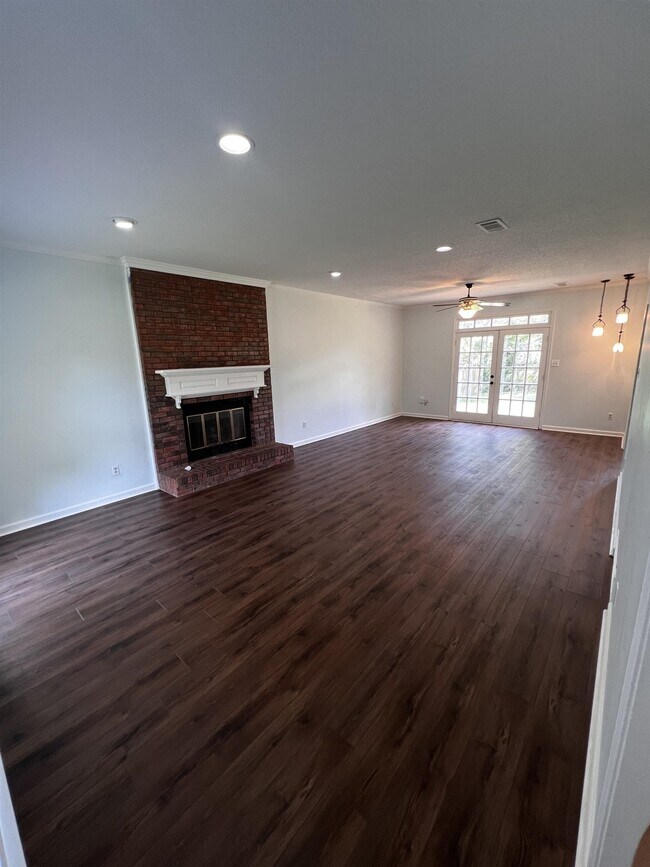 Foto del edificio - 8282 Linkwood Ln