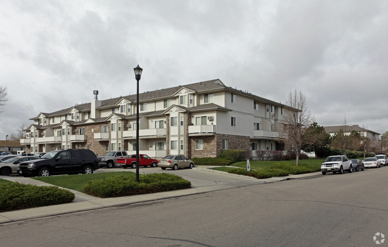 Eastglen Apartments Apartments in Longmont, CO