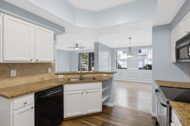 Building Photo - 225 Murcia Dr