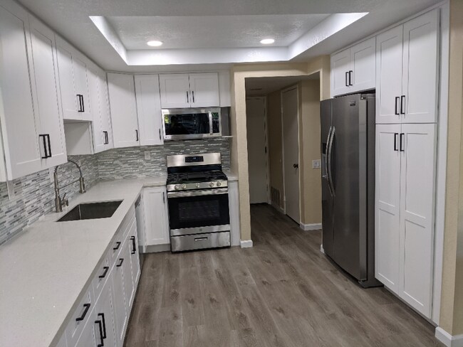 Foto del edificio - 5151 Walnut Ave