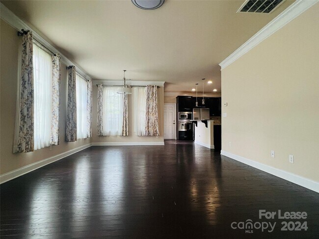 Foto del edificio - 2223 Eversham Dr NW