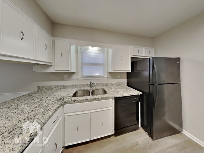 Building Photo - 6137 Briarbend Ln