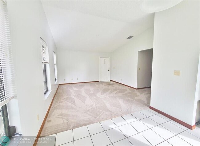 Building Photo - 207 N 59th Ave