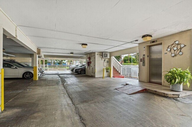 Foto del edificio - 900 Euclid Ave